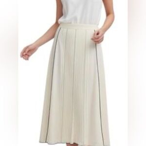 Elie Tahari Cream Pleated Skirt